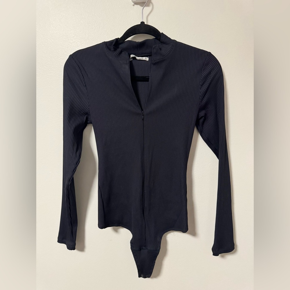 Abercrombie & Fitch | Ribbed Long-Sleeve Bodysuit